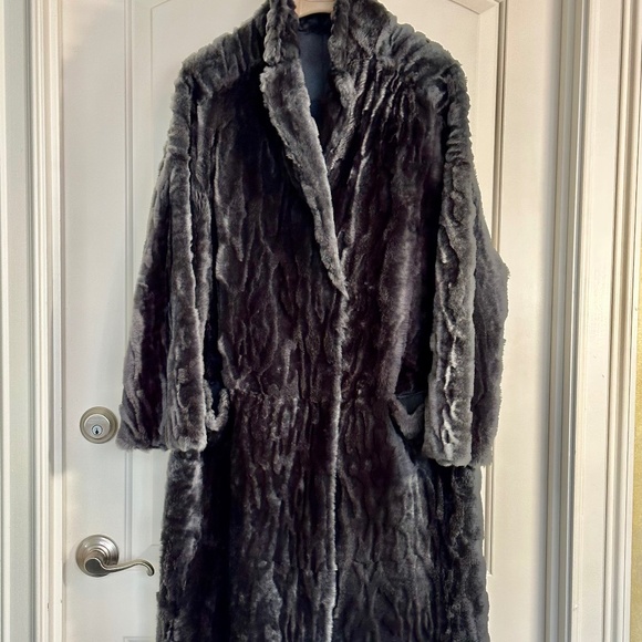 Brunello Cucinelli Reversible Lambskin Textured Fur Coat WOMENS SZ IT 44 / US 8 - Picture 1 of 16